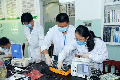 南寧市市場(chǎng)監(jiān)管局以精準(zhǔn)計(jì)量檢測(cè) 筑牢疫情防控科技防線